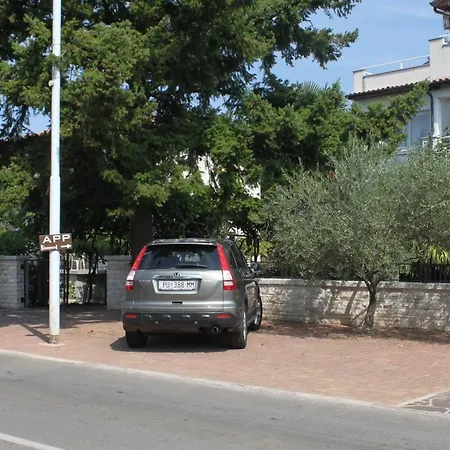 With A Parking Space - 7043 *