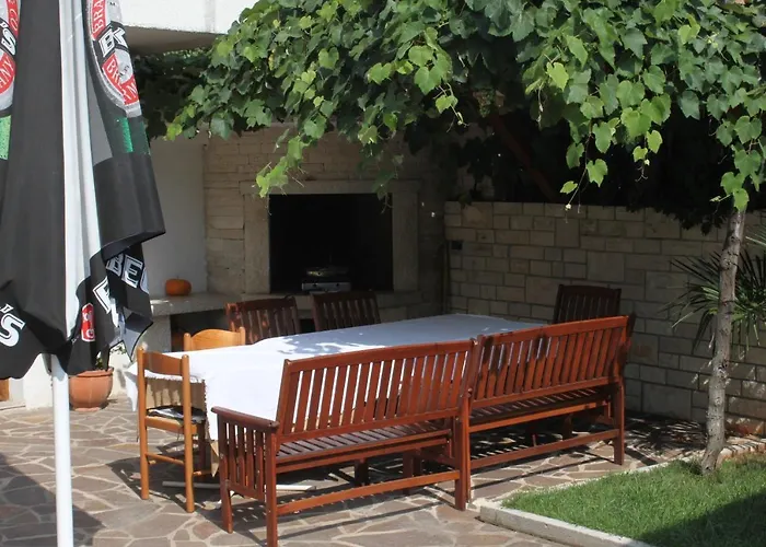 Apartman With A Parking Space - 7043 Umag