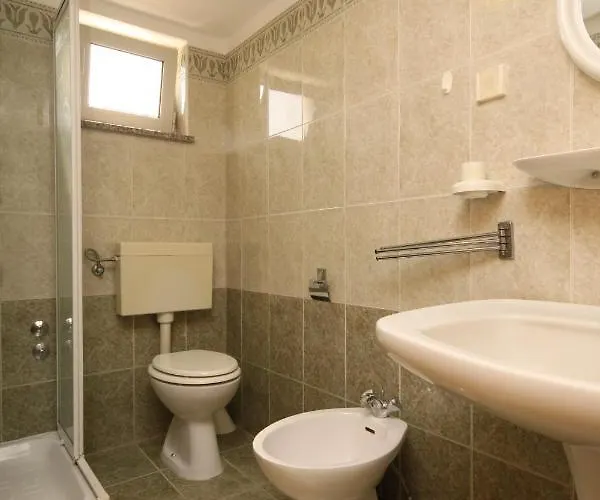 With A Parking Space - 7043