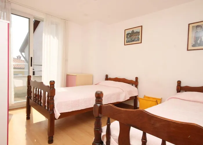 Apartman With A Parking Space - 7043