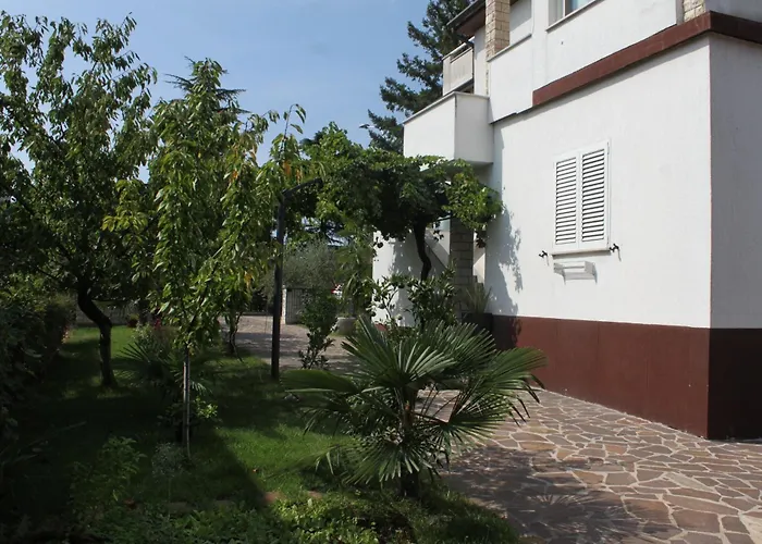 Apartman With A Parking Space - 7043