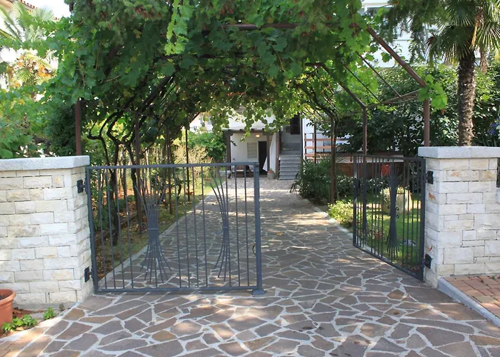 With A Parking Space - 7043 Daire Umag