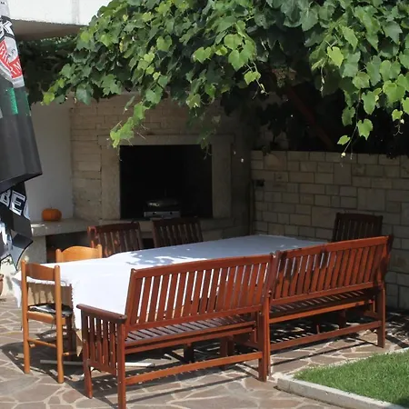 Apartment With A Parking Space - 7043 Umag